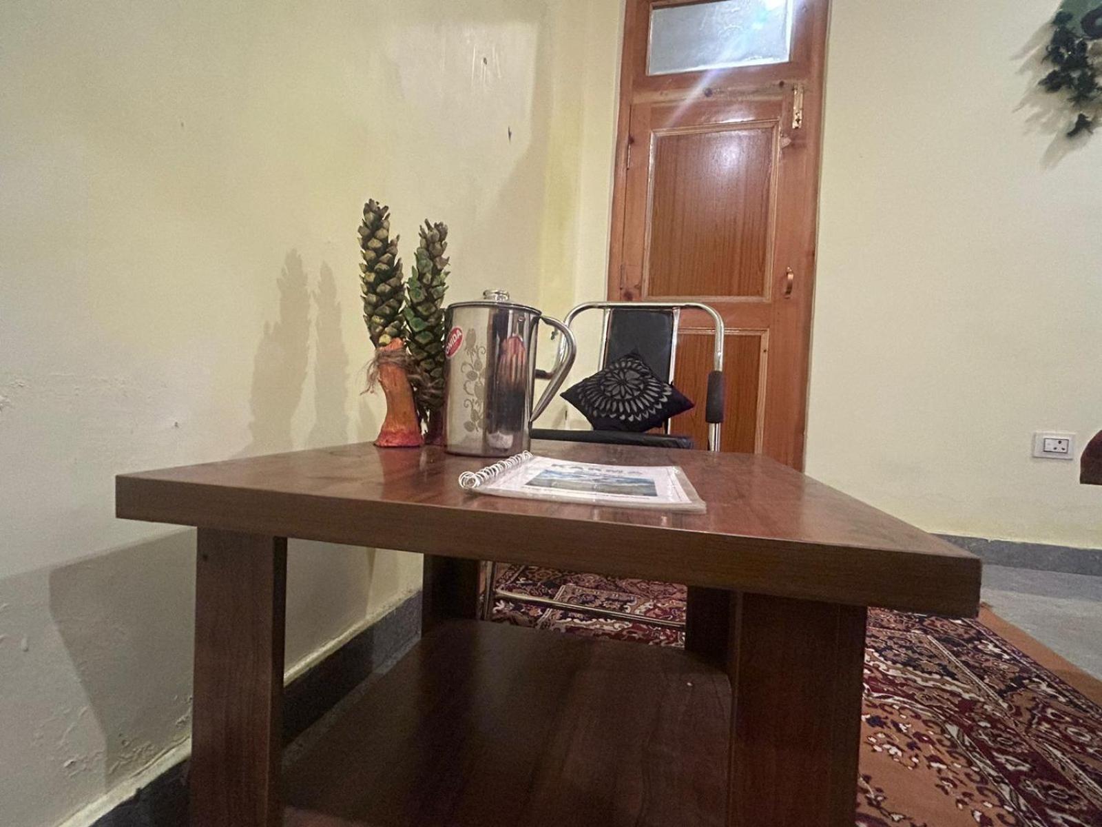 Karma Guest House And Cafe Kalgha Zimmer foto