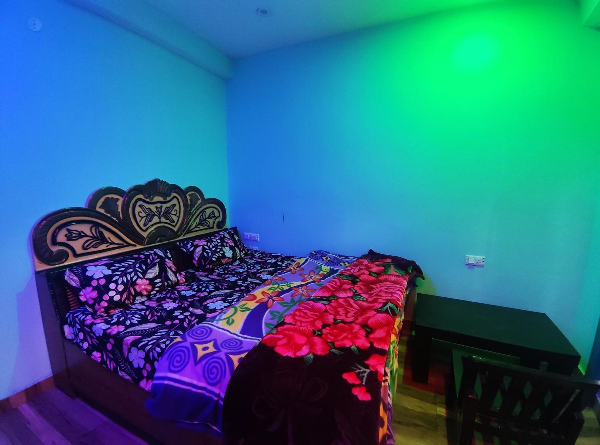 Karma Guest House And Cafe Kalgha Zimmer foto