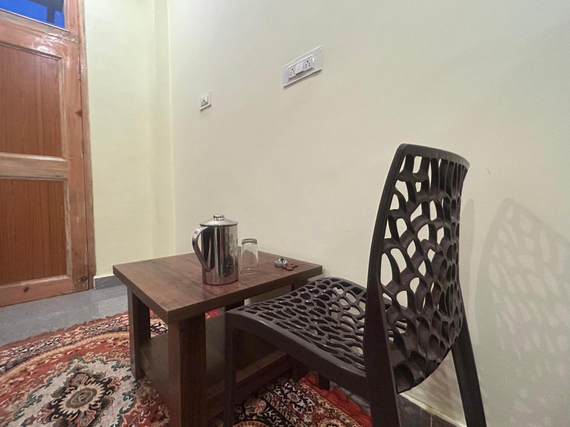 Karma Guest House And Cafe Kalgha Zimmer foto