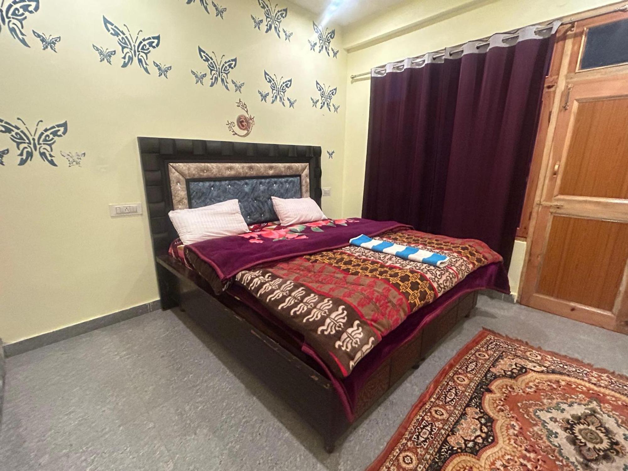 Karma Guest House And Cafe Kalgha Zimmer foto